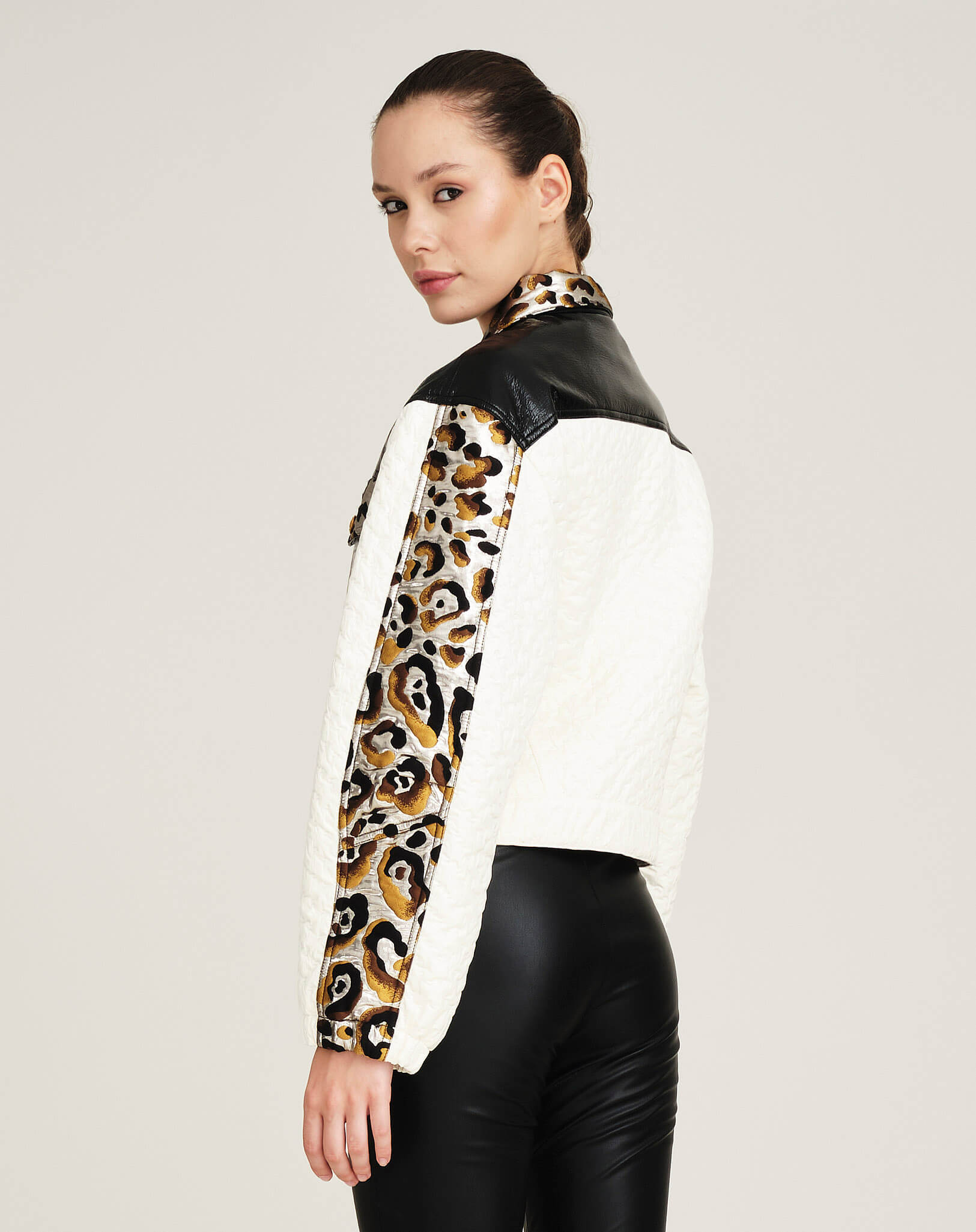 Louis Vuitton - Leopard Detailed Mixed Material Boxy Jacket FR38